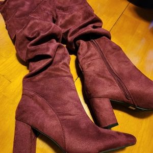 Boots  7.5 nwt